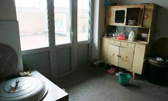 �����ܣ�һ���˶���ũ�񣬲�֪Ϊ�α��˴����˹ٶ�����ĸ�������ȽŲ����㣬���������ߡ�