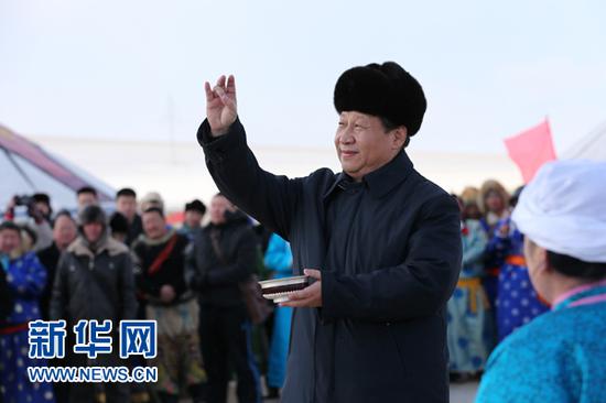 ����2014��1��27�գ������ֺ����б�������ľ���磩�����Ǵ�Ľ��������������ʽ�ϣ�ϰ��ƽ�����ɹ���ϰ�ף�������ָպ������ʢ�ŵ���ţ�̵������£�ף����������˳�����������������Ҹ��������»������ ������ ��